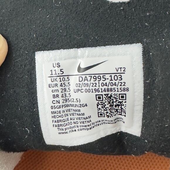Nike Waffle One white and gray shoes - Picture 10 of 12